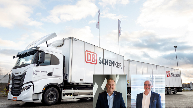 Godt miljøsamarbeide mellom ( fra v.) Peter Stangeland, Markedsdirektør Schenker, og Lars Wittemann, logistikkdirektør Ekornes.