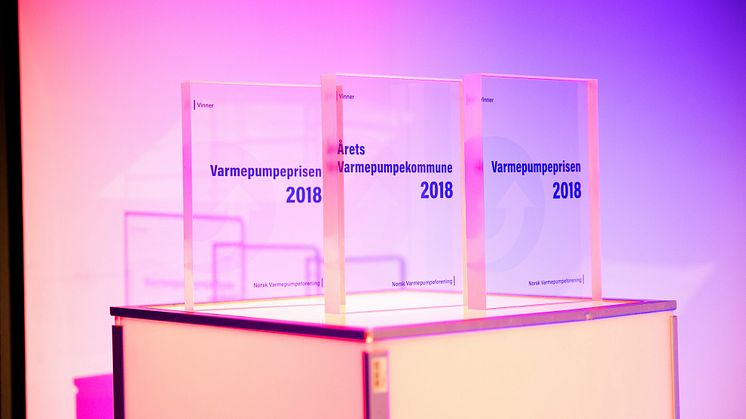 – Det var en gledelig overraskelse! Vi har jobba hardt for å komme dit vi er i dag med varmepumper, sa Lars Erik Eriksen i Røyken kommune som fikk pris i 2018. Bør din kommune eller ditt prosjekt vinne i år?