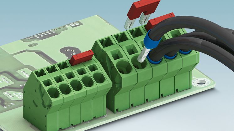 Angled PCB terminal block for power electronics
