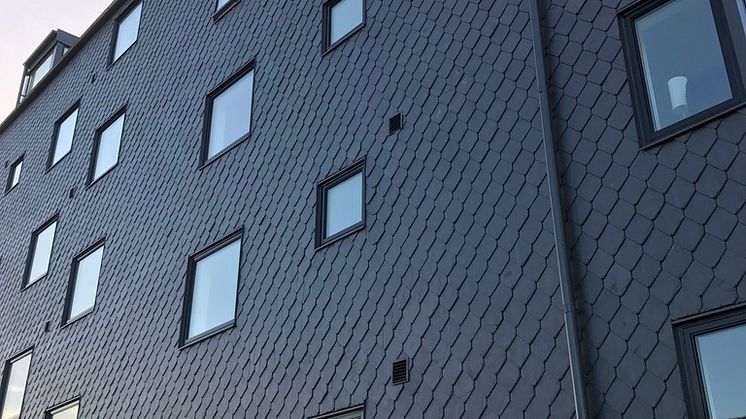 Varberg spetsklippt fasadskiffer Samaca