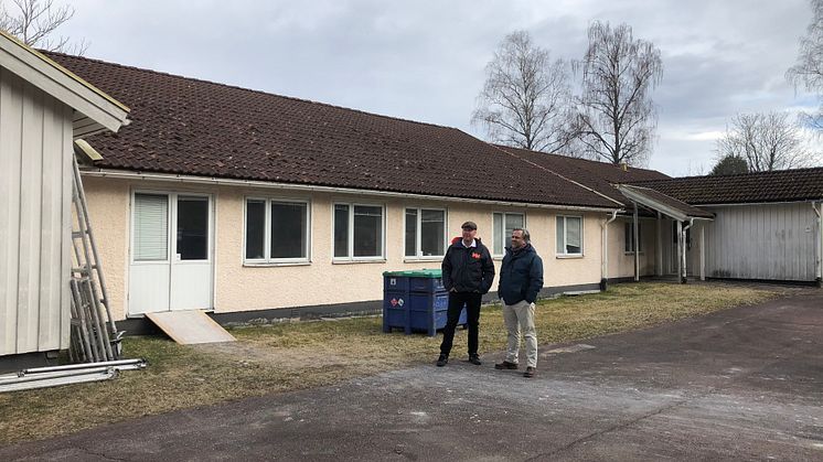 Niklas och Henrik vid Björkdungen.JPG