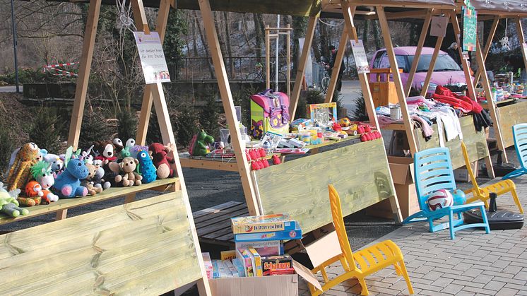 Kleiner Outdoor-Flohmarkt