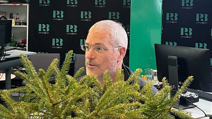 Didrik Vanhoenacker gästar radiostudion och berättar allt vi kan behöva veta om gran
