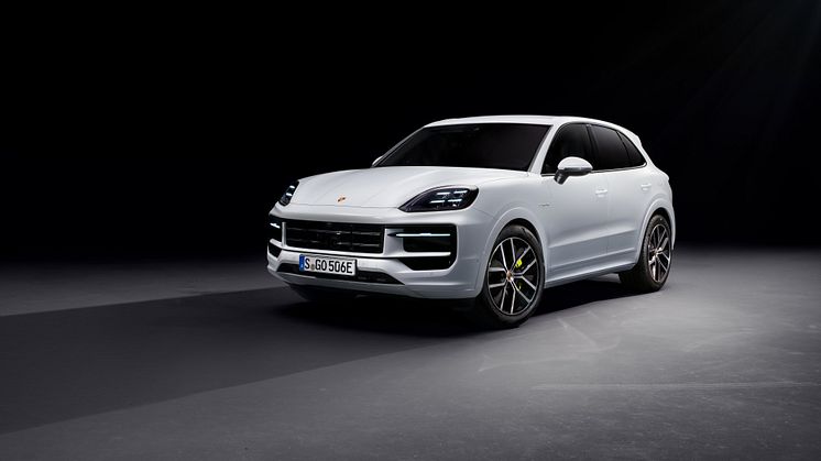 Cayenne_E-Hybrid_exterior__3_4_Front___Kopie_highres