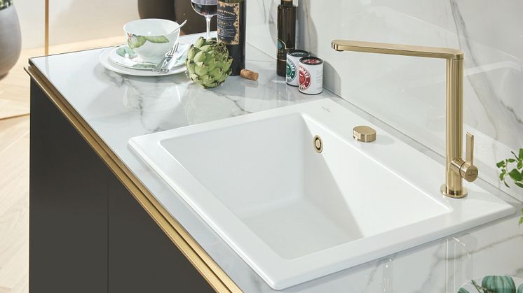It’s all about the finish!  Premium kitchen taps and fittings in gold, bronze and anthracite 