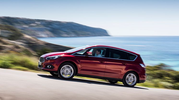 Nye Ford S-MAX - nå med iAWD til glede for norske kunder.