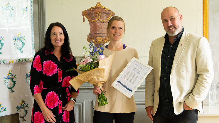 Marie Persson från Motionskicken har tilldelats Partille kommuns hälsopris 2022. Priset delades ut av kommunstyrelsens ordförande Marith Hesse (M) och kommunalråd Thorbjörn Carlsson (S). 