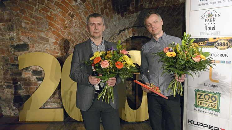 Danksagung der LTM GmbH an: v.l. Mario Wolf (Moritzbastei) und Adrian Neumann (Naturton GmbH)