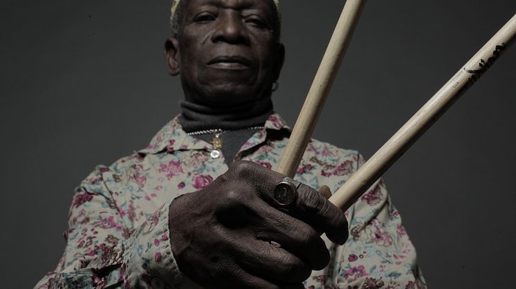 Trumlegendaren Tony Allen gästar Stora Teatern