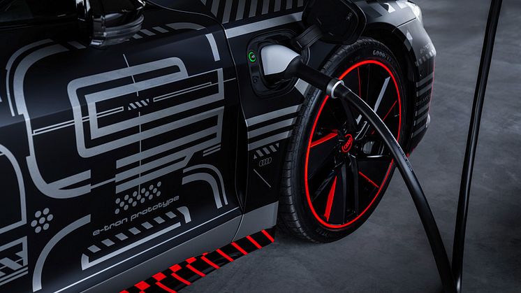 Audi e-tron GT concept (camouflage)