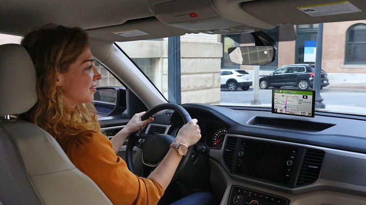 Garmin DriveSmart 66 76 86 Lifestyle 1