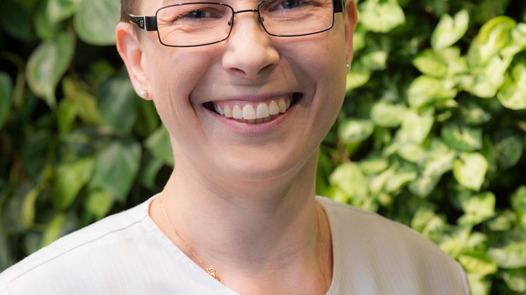 Vantaanportin apteekissa on viherseinä, kertoo farmaseutti Mari Heinonen.