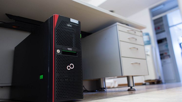 PRIMERGY TX2560 M2