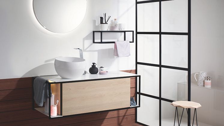 Mit Junit ergänzt burgbad sein Einstiegssortiment und Schnelllieferprogramm Sys10 um eine moderne, Lifestyle-orientierte Stilebene und bietet eine Waschtischeinheit mit Aufsatzbecken zu einem attraktiven Preis-Leistungs-Verhältnis an. (Foto: burgbad)