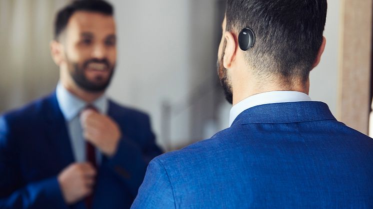 Träger mit dem neuen Cochlear™ Osia® System