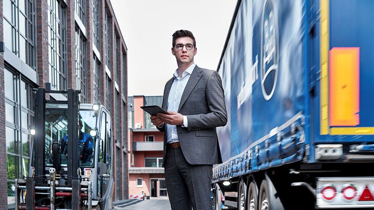 Alles unter Kontrolle: Dank der Transportvernetzung mit idem telematics steigern Fahrzeugbetreiber ihre Effizienz - ohne sich in Abhängigkeiten zu begeben.