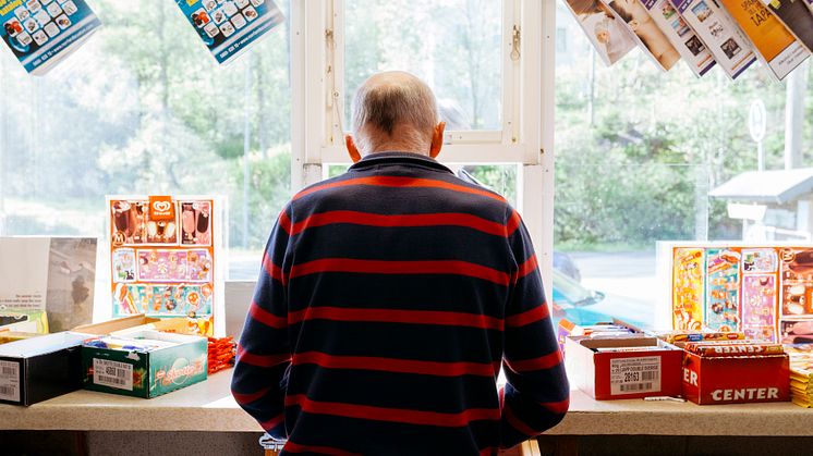 I höst ställer 35 fotografer ut på Arbetets museum med bilder kring temat "osynligt arbete". Här "Öppning" av Anders Engström.