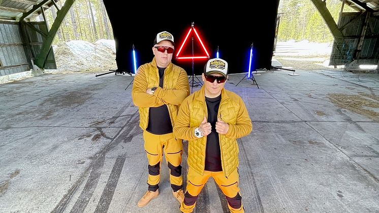 KITOK hyllar EPA-traktorn på ny singel - med Youtube-stjärnan Radloff i 30 km/h