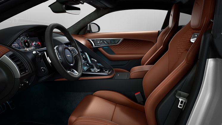 Jag_F-TYPE_22MY_P450_R-Dynamic_Coupe_Interior_120421_001