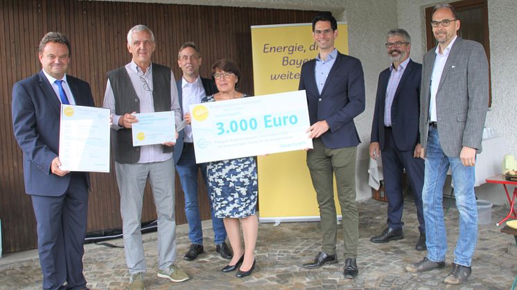Schritt für Schritt hat Max Rabenbauer aus Hutthurm sein Einfamilienhaus aus den 1980er-Jahren fit für die Energiezukunft gemacht und wurde nun mit dem Bürgerenergiepreis Niederbayern 2021 ausgezeichnet.