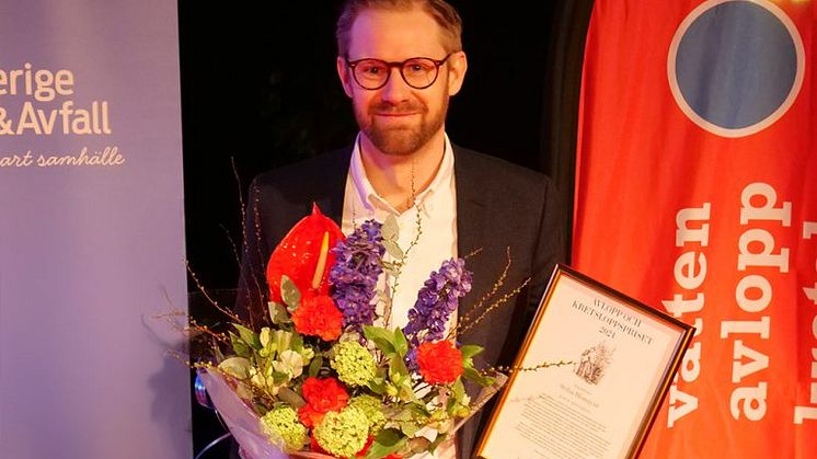 Stefan Blomqvist, tidigare avdelningschef vid Österlen VA, tilldelades 2024 års Avlopp & Kretsloppspris på konferensen Vatten Avlopp Kretslopp.