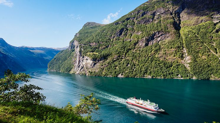 ﻿﻿MS Nordlys in Geirangerfjorden. Foto: Agurtxane Concellon / Hurtigruten﻿