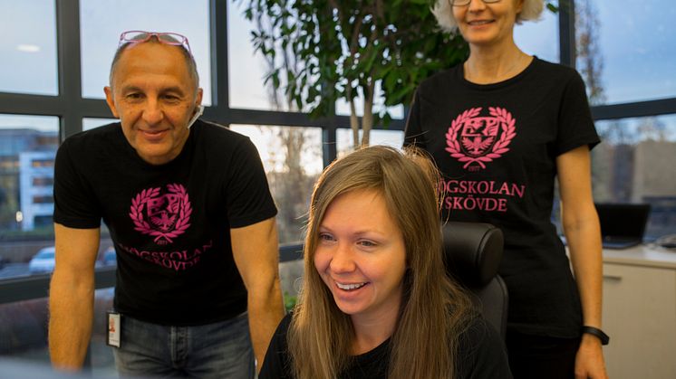 Kul besked för Damir Pasalic, Tanja Ros och Anna Samuelsson. Högskolans digitala guider har utsetts som en av de främsta av i tävlingen Self Service Awards. 