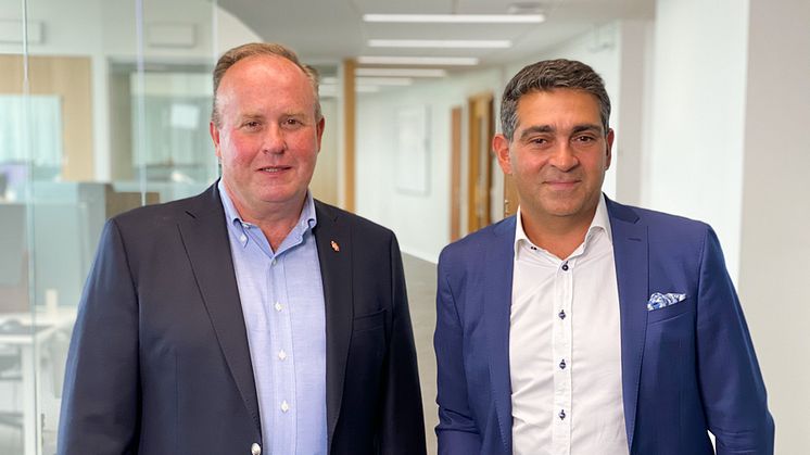 Woody Bygghandels vd Peter  Sjödahl (till vänster) tillsammans  med nya samarbetspartnern  Sam Aston, vd på Additude. 