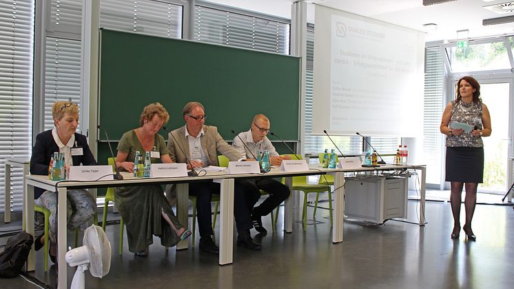 „Dual studiert – Erfolg in der Region“ – Auftaktveranstaltung zum Ausbau dualer Studienangebote im Land Brandenburg
