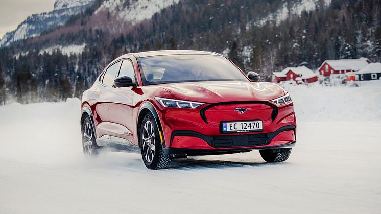 Ford Mustang Mach-E, vinterbilder, Norge, 2021