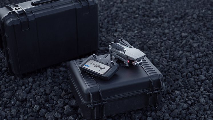 DJI Introduces A Smart Remote Controller With Built-In Display at CES 2019