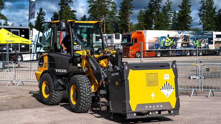 Volvo L25 Electric och PU40 kraftaggregat