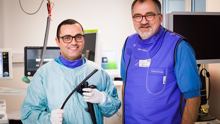 – Västerbotten är först igen med en ny och säker teknik inom endoskopi som kan skydda patienter från allvarliga resistenta infektioner, säger Roberto Valente och Urban Arnelo.