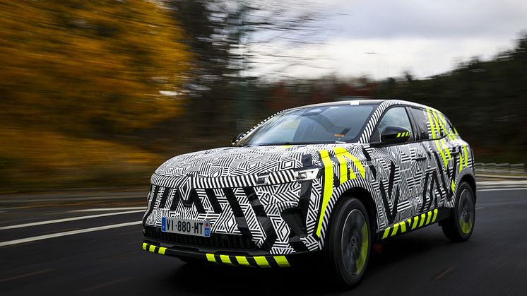 En kamouflerad Renault Austral testas på europeiska vägar