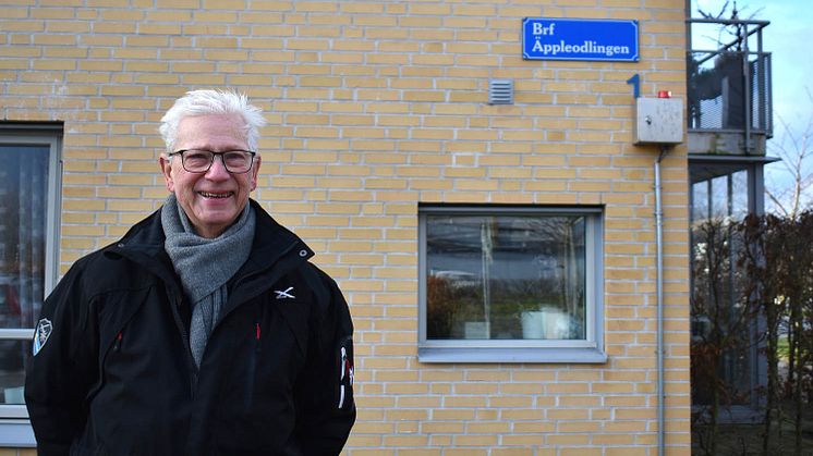 Bostadsrättsföreningen i Bjärred satsar på solceller och gemensam el för att spara pengar. Klimatsmart för brf:en.
