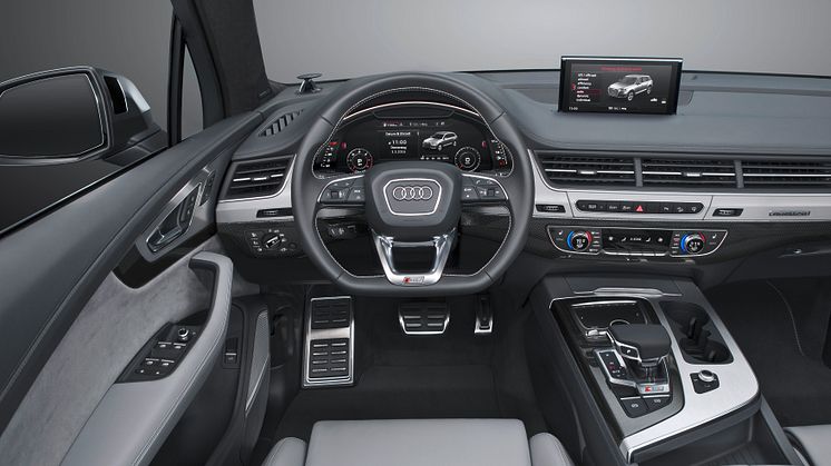 Ausi SQ7 cockpit