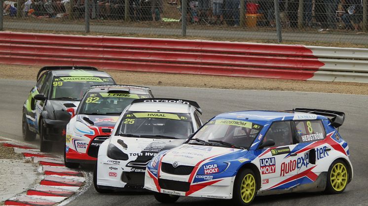 Peter Hedström tar hjälp av Liqui Moly i VM i Supercar
