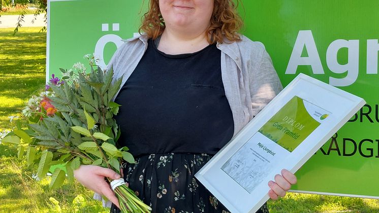 Maja Ljungkvist belönas med Hushållningssällskapet Norrbotten-Västerbottens nyinstiftade ungdomsstipendium - Grön framtid
