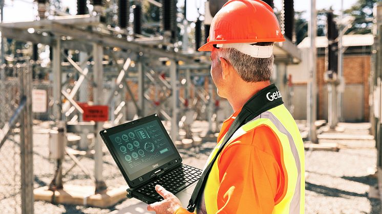 Die neueste Generation des Getac V110 unterstützt Profis im Versorgerbereich   Bild: Getac