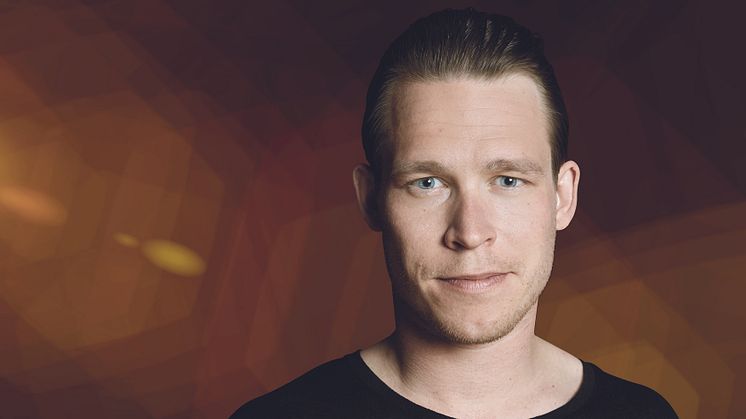 Joakim Lind Tranberg som Rasmus Seebach