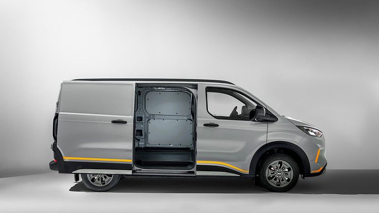 FordTransitCustom_Trail_GreyMatter_005-LOW