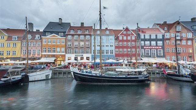 Telia slopar roamingavgiften i Norden och Baltikum