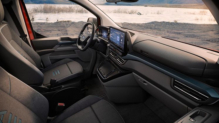 2022_FORD_TOURNEO_ACTIVE_INTERIOR_06-LOW