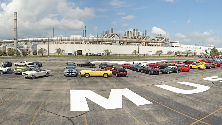 10M Mustang