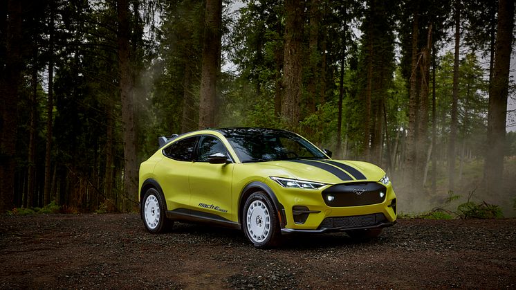 Ford Mustang Mach-E Rally: První Mustang, který žije na asfaltu a hraje si v blátě