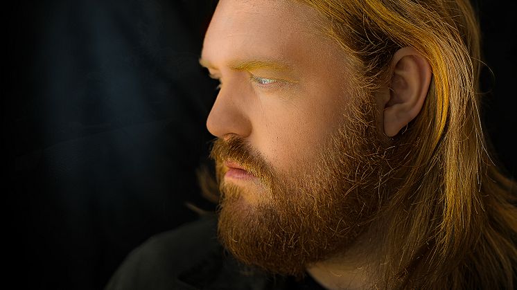 Martin Almgren släpper singeln "Days With You". 