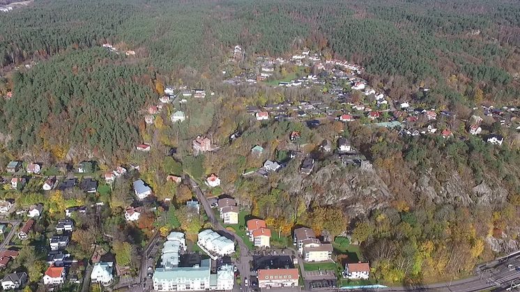 Paradisvägen leder upp till området Paradiset i centrala Partille.