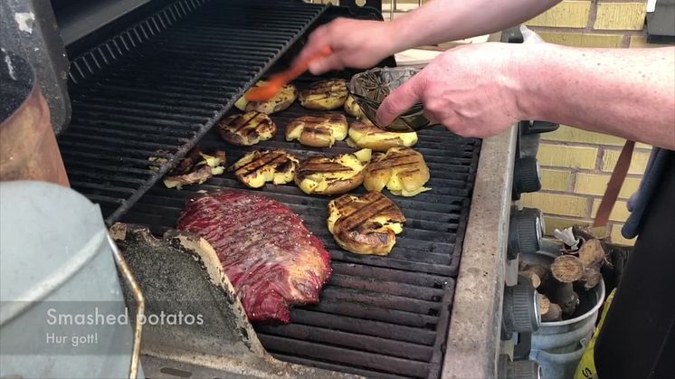 Grilla med Grille: Smashed potatos