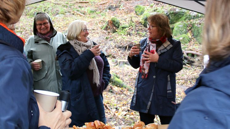 Boller, kaffe og trivelig stemning på markeringen.