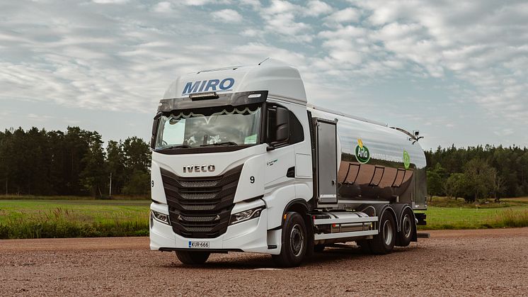 KUva 4 - IVECO S-Way_maidonkeräys.jpg